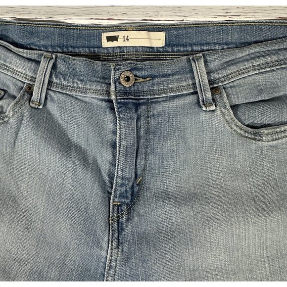 Levis Womens Jean Shorts Size 14 Light Blue Denim Cuffed Hem Longer 10” Length - Picture 3 of 9